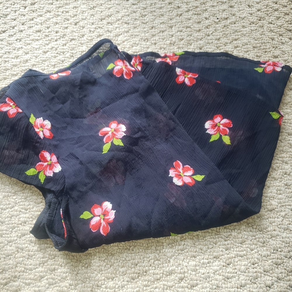 $40 Hollister | Navy Floral | Gauze Blouse - Picture 6 of 8